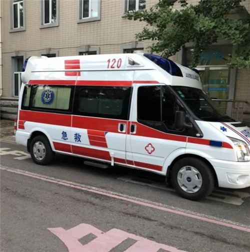 青秀选择我们的救护车出租，开启安心转院之旅